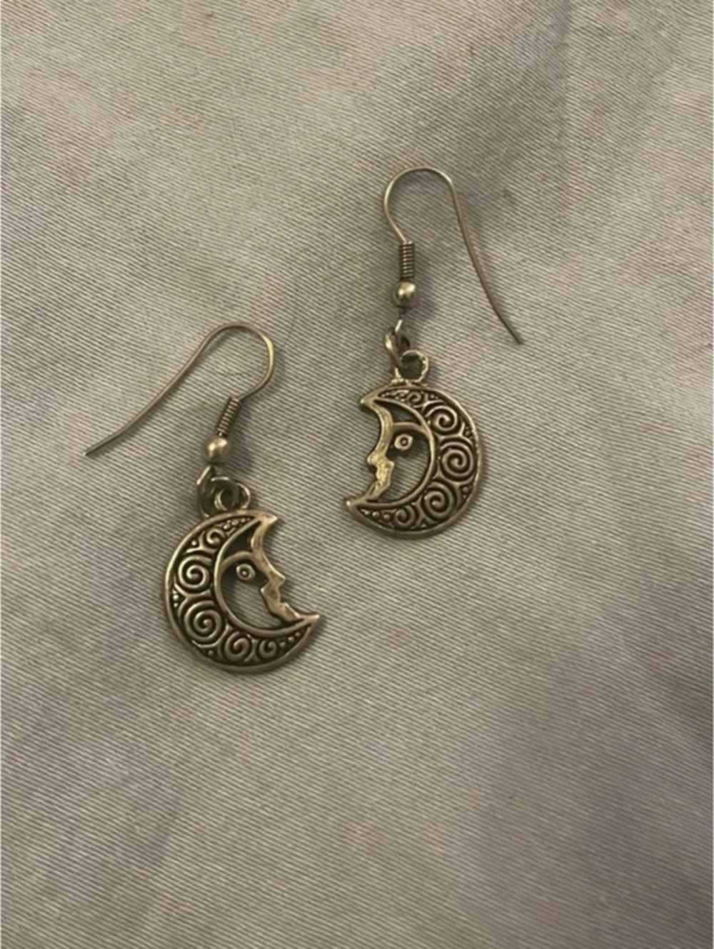 Crescent Filigree Earrings in Gold Like New